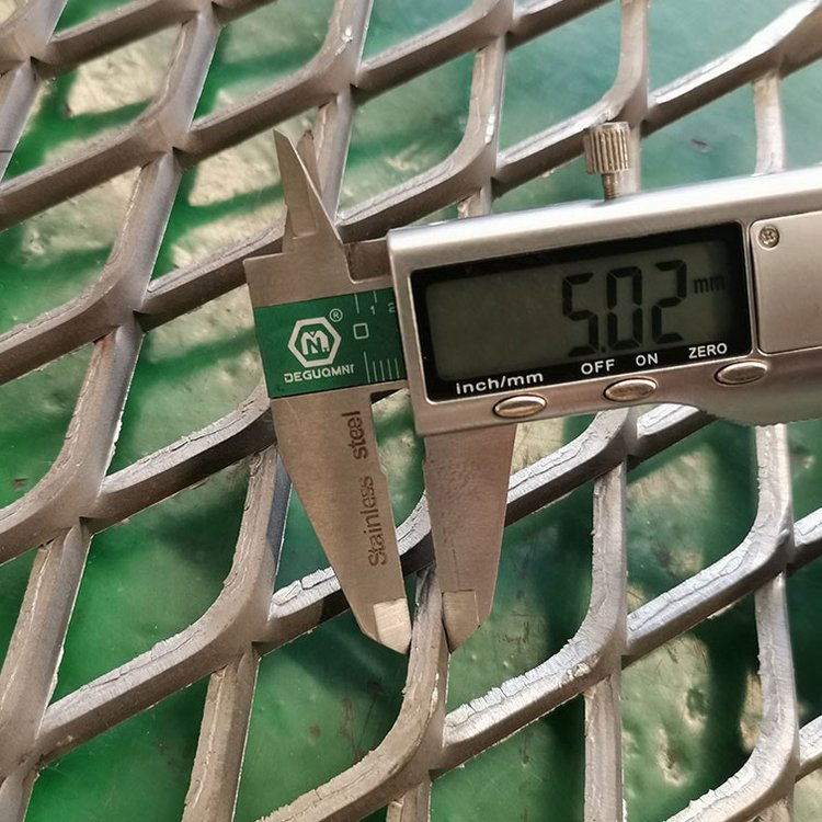 鋼板網片